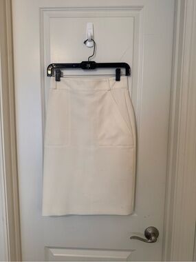 Akris Punto Cream Pencil Skirt with Front Pockets
